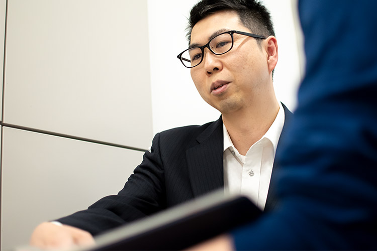 「職場の雰囲気や上司・同僚の特徴はどんな感じですか?」のイメージ写真